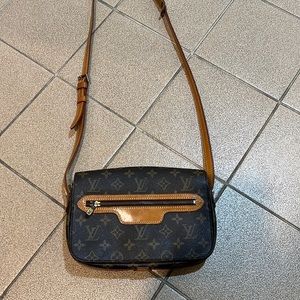 Crossbody bag